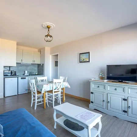 Les Marinas Front Of The Courseulles-sur-Mer