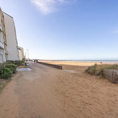 Appartamento Les Marinas Front Of The *