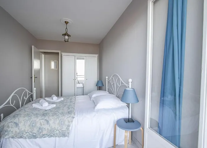 Les Marinas Front Of The Appartamento *