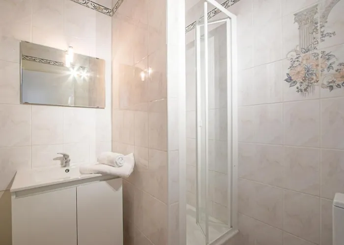 Les Marinas Front Of The Appartamento