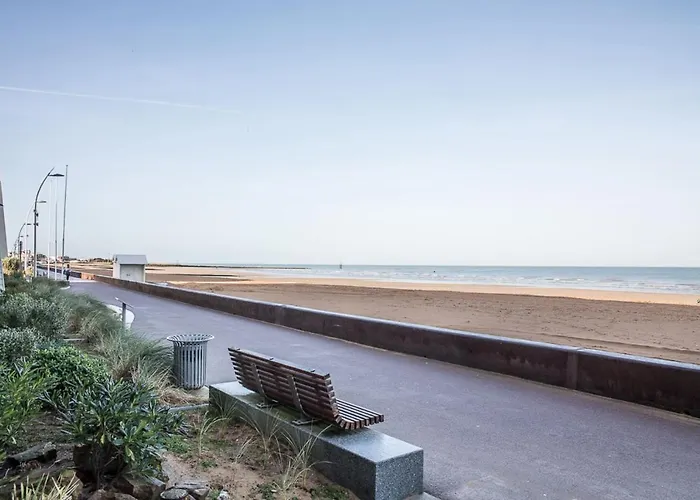 Les Marinas Front Of The Appartamento Courseulles-sur-Mer