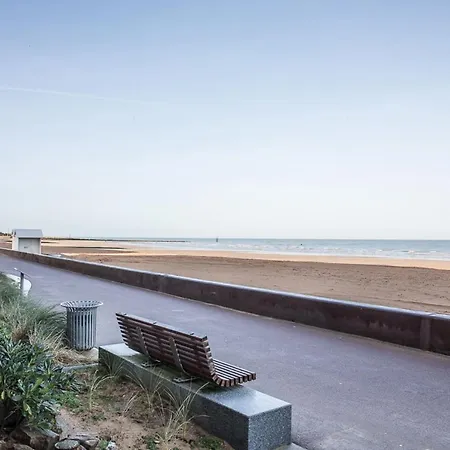 Les Marinas Front Of The Appartamento Courseulles-sur-Mer