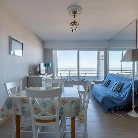 Les Marinas Front Of The Courseulles-sur-Mer