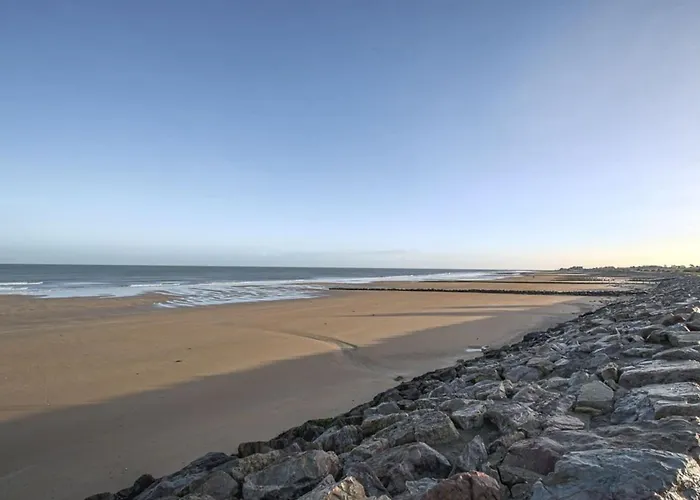 Les Marinas Front Of The * Courseulles-sur-Mer